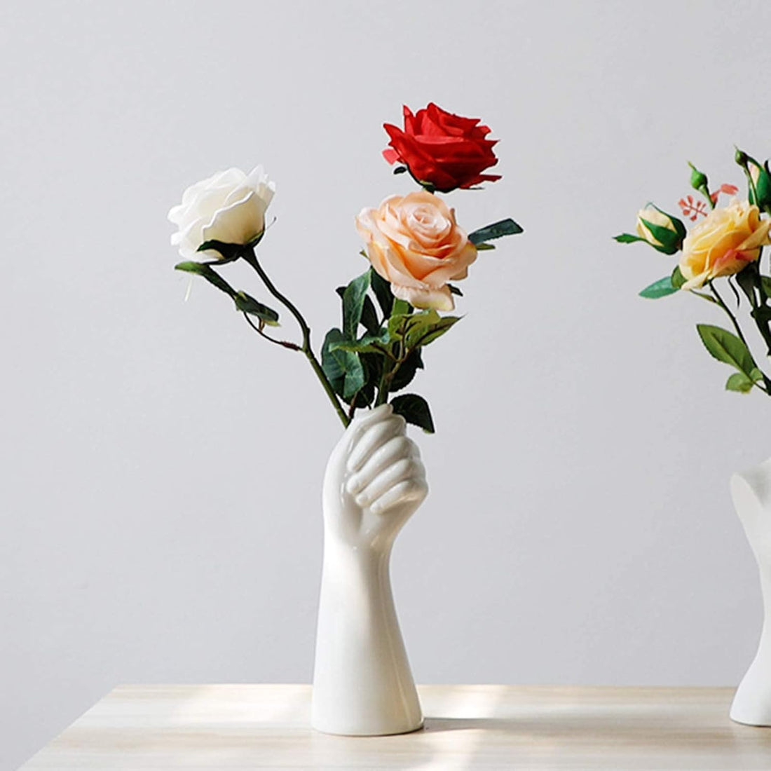 Jarrón de Cerámica Blanco con Forma de Mano de 23 cm para Decoración de Sobremesa