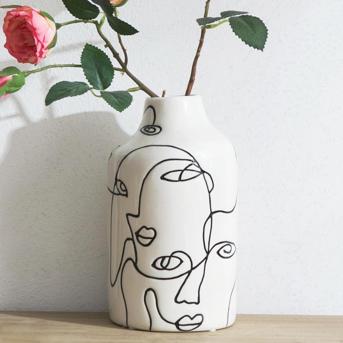 Jarrón de Cerámica Negro con Diseño Abstracto para Decoración del Hogar y la Oficina