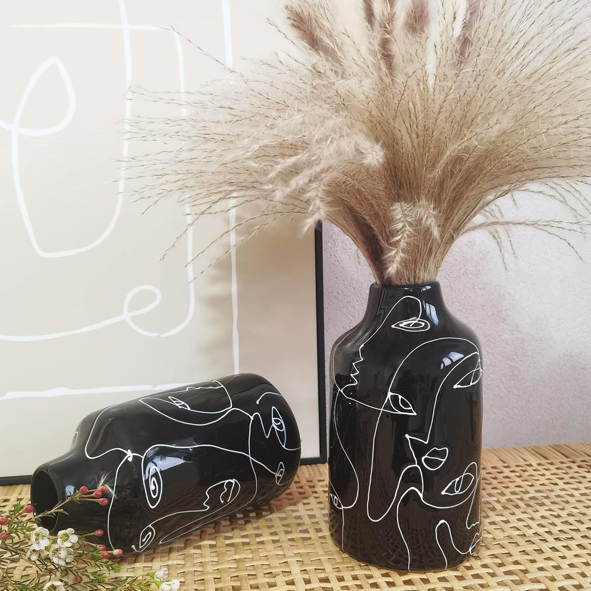 Jarrón de Cerámica Negro con Diseño Abstracto para Decoración del Hogar y la Oficina