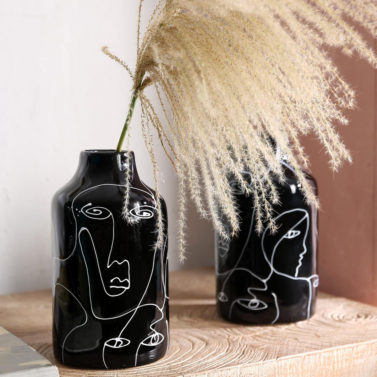 Jarrón de Cerámica Negro con Diseño Abstracto para Decoración del Hogar y la Oficina